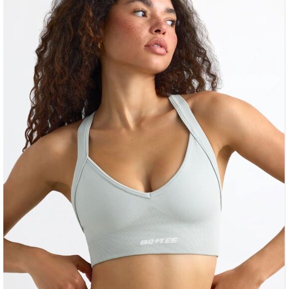 BO+TEE Super Sculpt Seamless Cross Back Sports Bra in Green - Picture 2 of 5